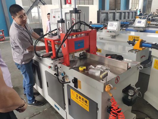 Automatyczna maszyna do cięcia piły aluminiowej CNC do cięcia rury i pręta z profilem aluminiowym